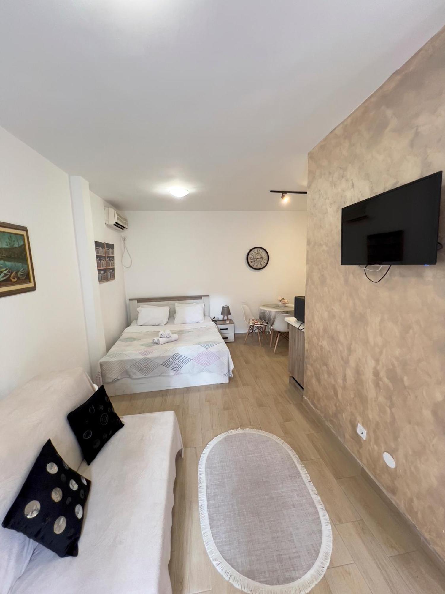 Casa Apartments, One-Bedroom Apartment Budva Bagian luar foto